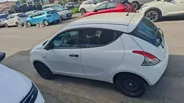Usata Lancia Ypsilon 69 CV (50 kW) 2018 Bianco Utilitaria