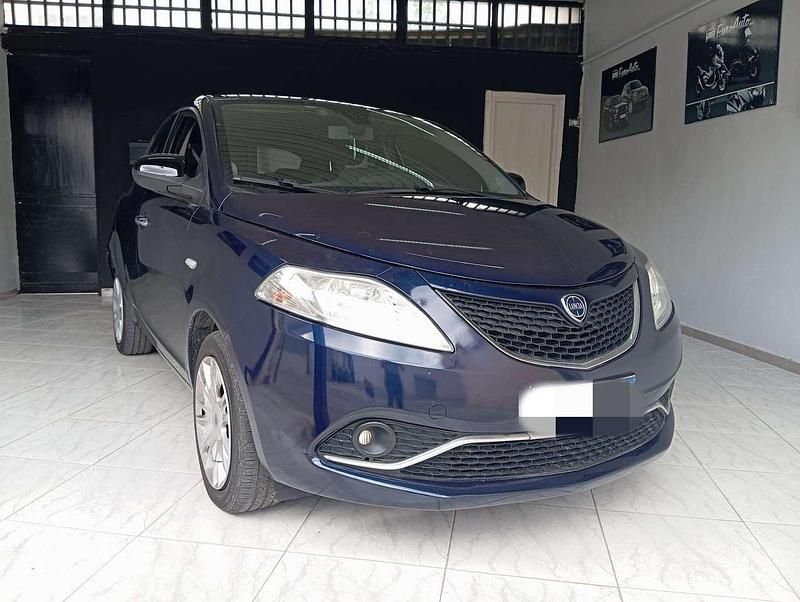 Usata Lancia Ypsilon S 95 CV (69 kW) 2016 Blu/azzurro Utilitaria