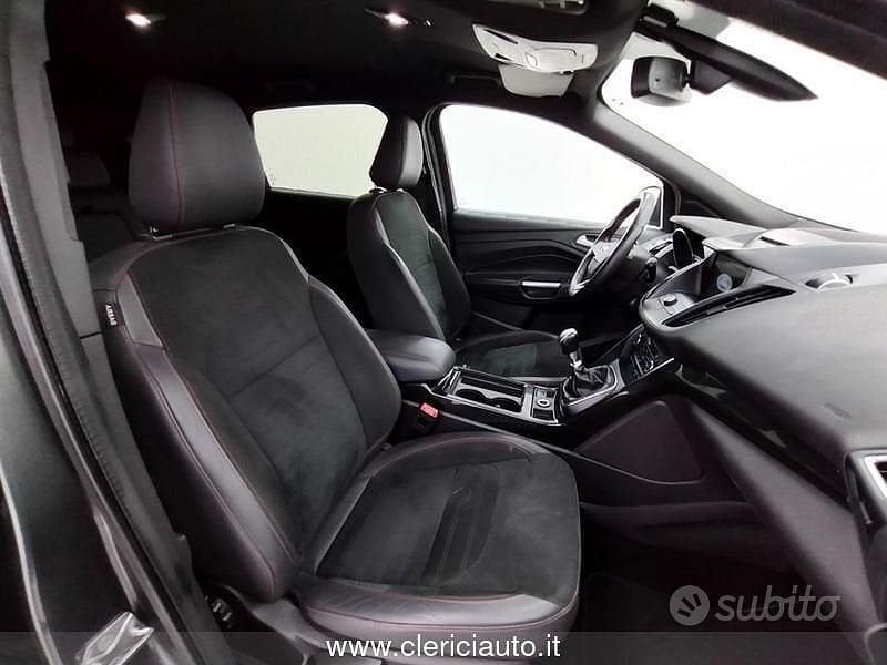 Usata Ford Kuga ST-Line 120 CV (88 kW) 2019 Grigio SUV