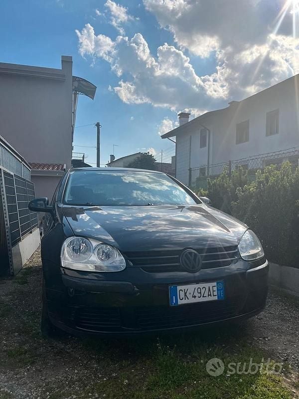 Usata VW Golf IV Trendline 75 CV (55 kW) 2004 Nero Berlina