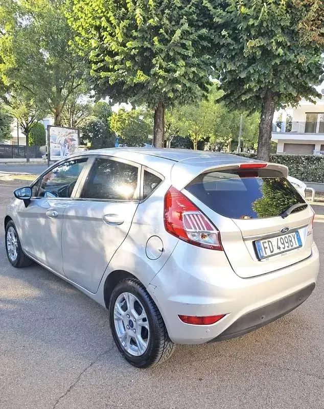 Usata Ford Fiesta Titanium 97 CV (71 kW) 2016 Utilitaria