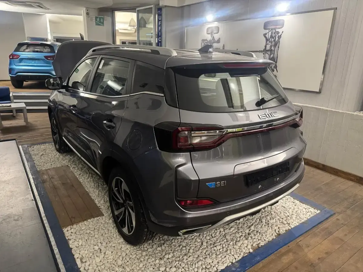 Nuova EMC SEI 112 CV (82 kW) 2026 Grigio SUV
