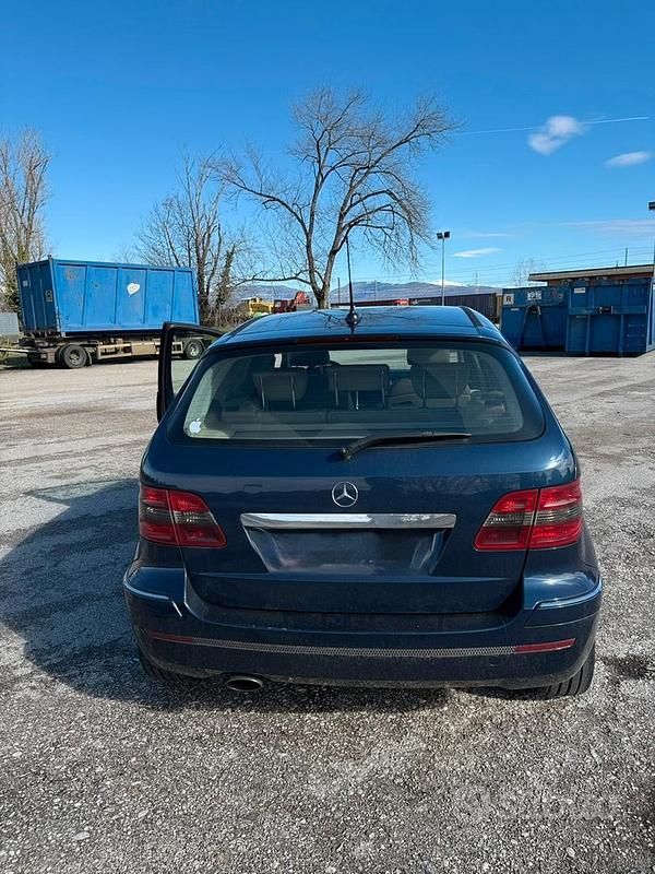 Usata Mercedes B200 140 CV (102 kW) 2008 Blu Monovolume