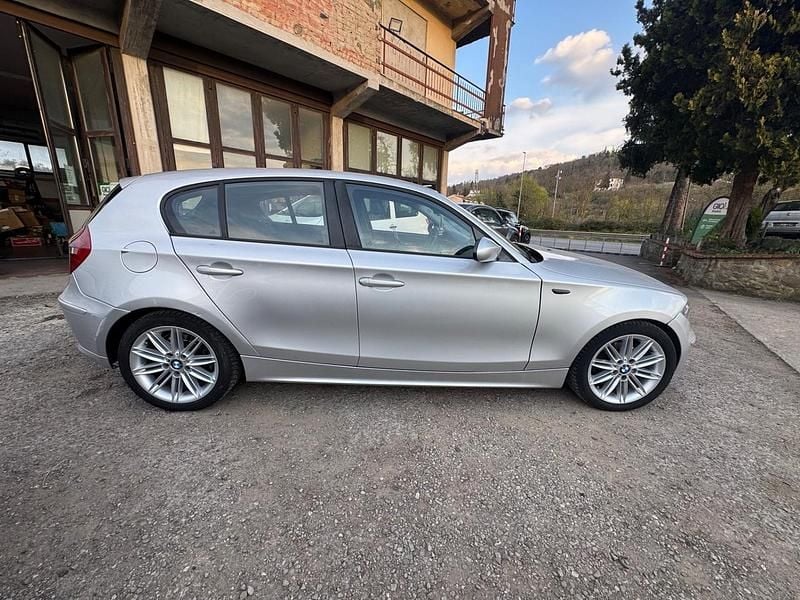Usata BMW 120 176 CV (129 kW) 2007 Argento Utilitaria