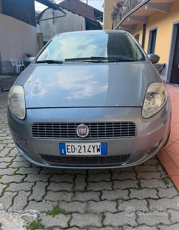 Usata Fiat Grande Punto 90 CV (66 kW) 2010 Grigio Utilitaria