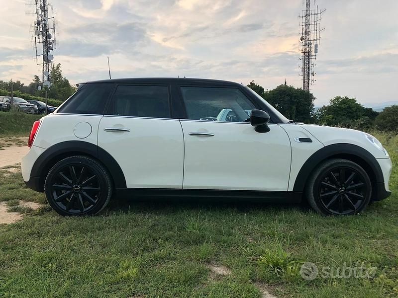 Usata Mini Cooper D 116 CV (85 kW) 2015 Bianco Utilitaria