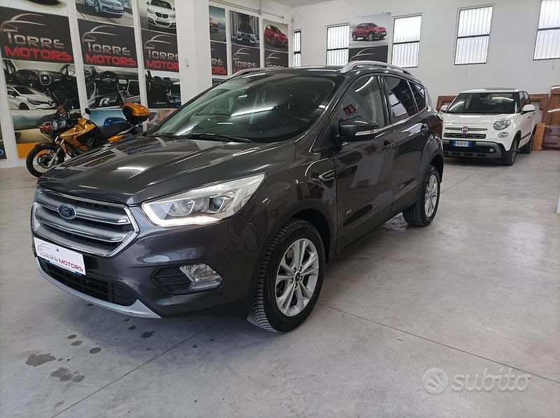 Usata Ford Kuga S 150 CV (110 kW) 2018 Grigio SUV