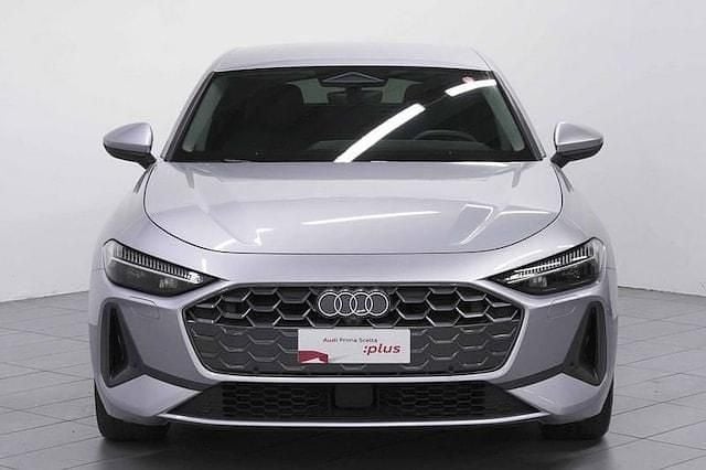 Usata Audi A5 Advanced 204 CV (150 kW) 2025 Argento floret metallizzato Berlina