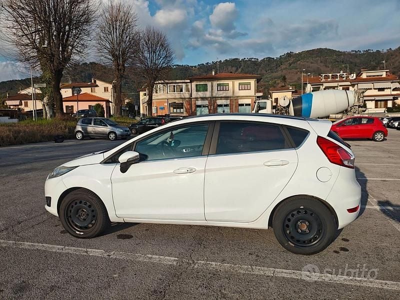 Usata Ford Fiesta Titanium 75 CV (55 kW) 2014 Utilitaria