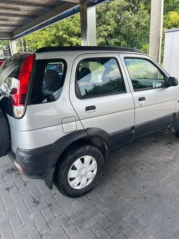Usata Daihatsu Terios 86 CV (63 kW) 2002 Argento SUV