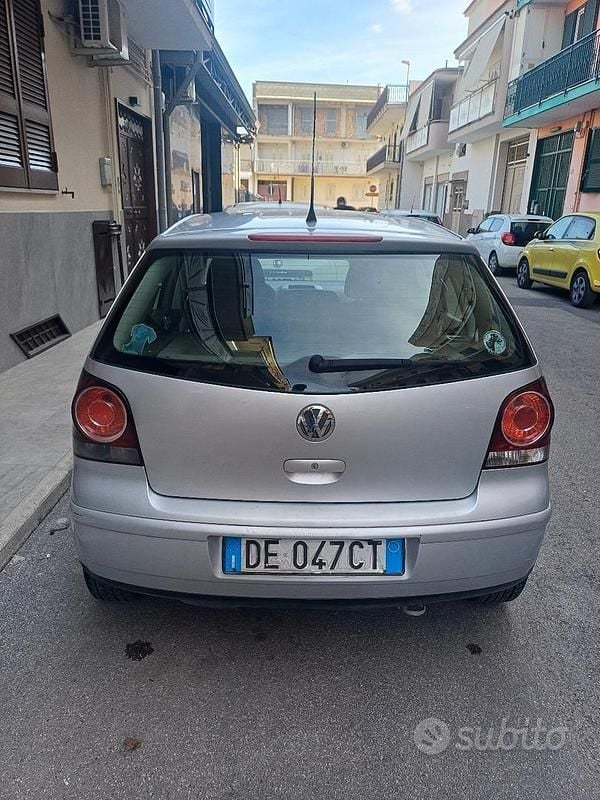 Usata VW Polo 64 CV (47 kW) 2006 Grigio Berlina