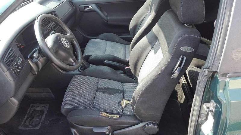 Usata VW Golf Cabriolet Highline 110 CV (80 kW) 1999 Verde Cabrio