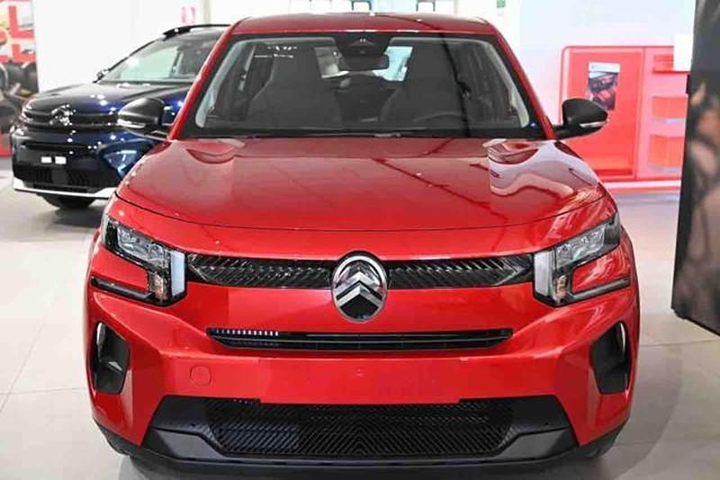 Neu Citroën C3 PureTech 101 PS (74 kW) 2025 Schwarz SUV