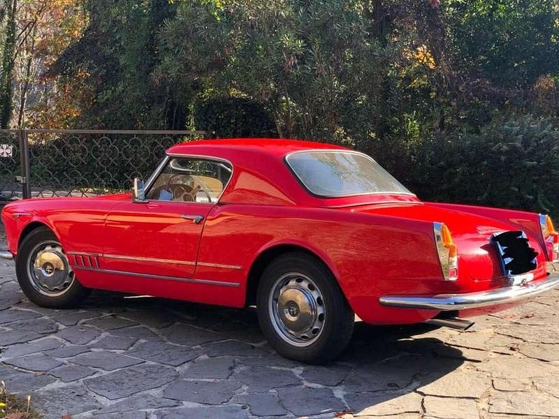Usata Alfa Romeo 2000 144 CV (105 kW) 1959 Rosso Cabrio