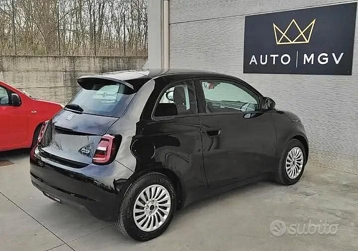 Usata Fiat 500e Action 69 kW (95 CV) 2022 Nero Berlina