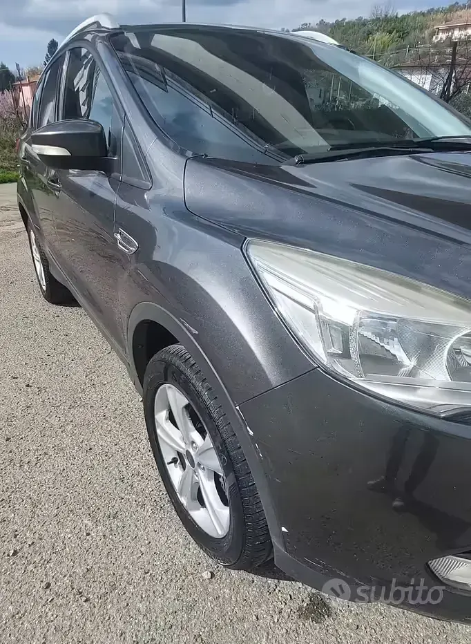 Begagnad Ford Kuga Titanium 120 HK (88 kW) 2016 Grå SUV