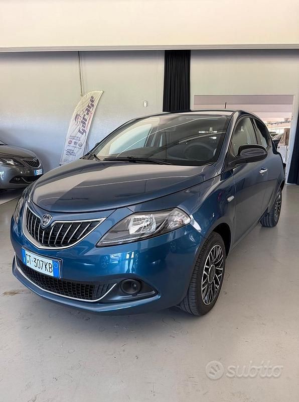 Usata Lancia Ypsilon 69 CV (50 kW) 2024 Blu Utilitaria