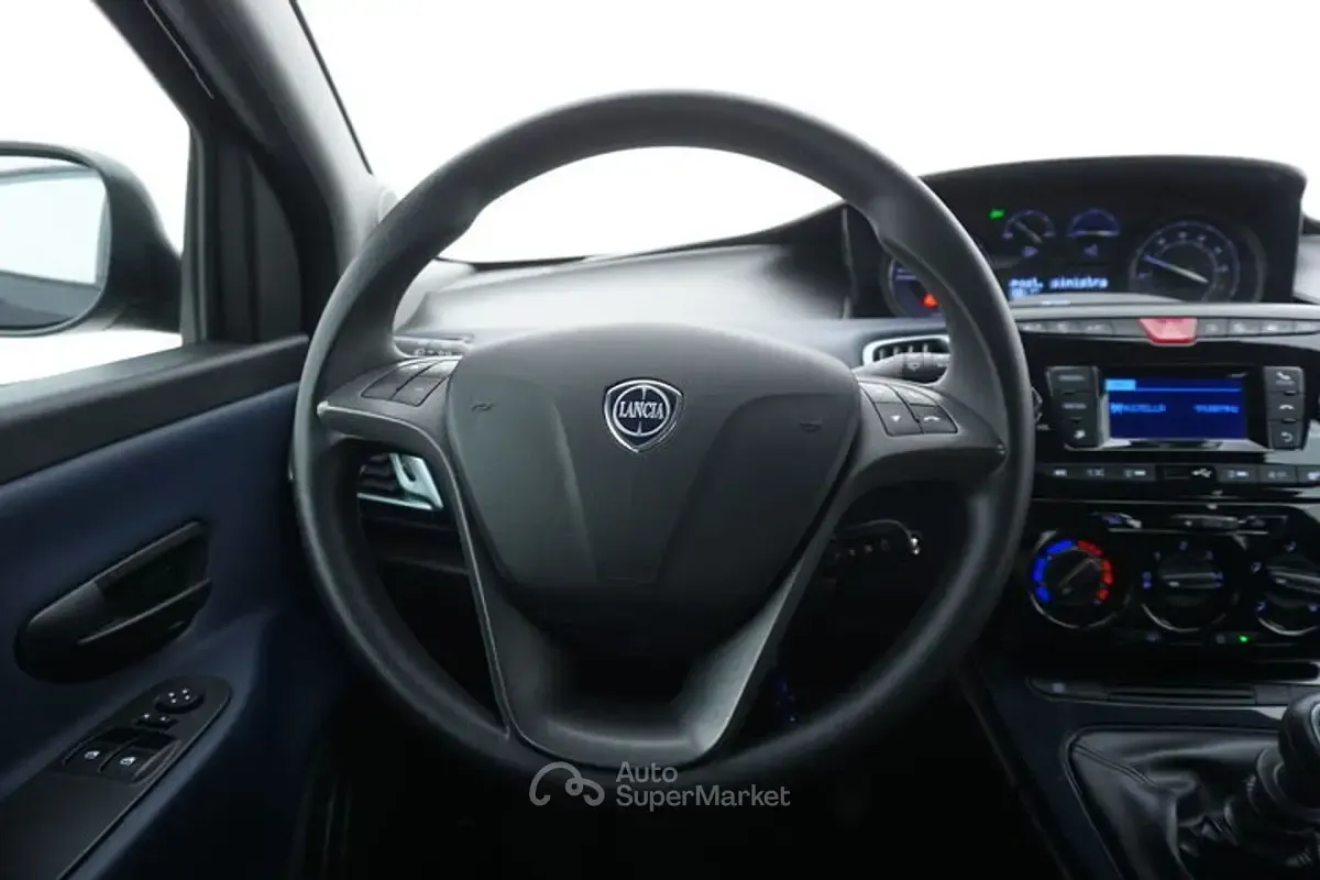 Usata Lancia Ypsilon 69 CV (50 kW) 2024 Nero Utilitaria