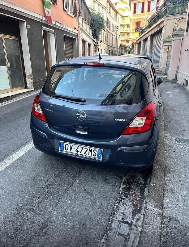 Usata Opel Corsa 75 CV (55 kW) 2009 Blu Berlina