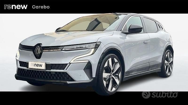 Usata Renault Megane E-Tech Techno 161 kW (220 CV) 2022 Grigio chiaro Berlina