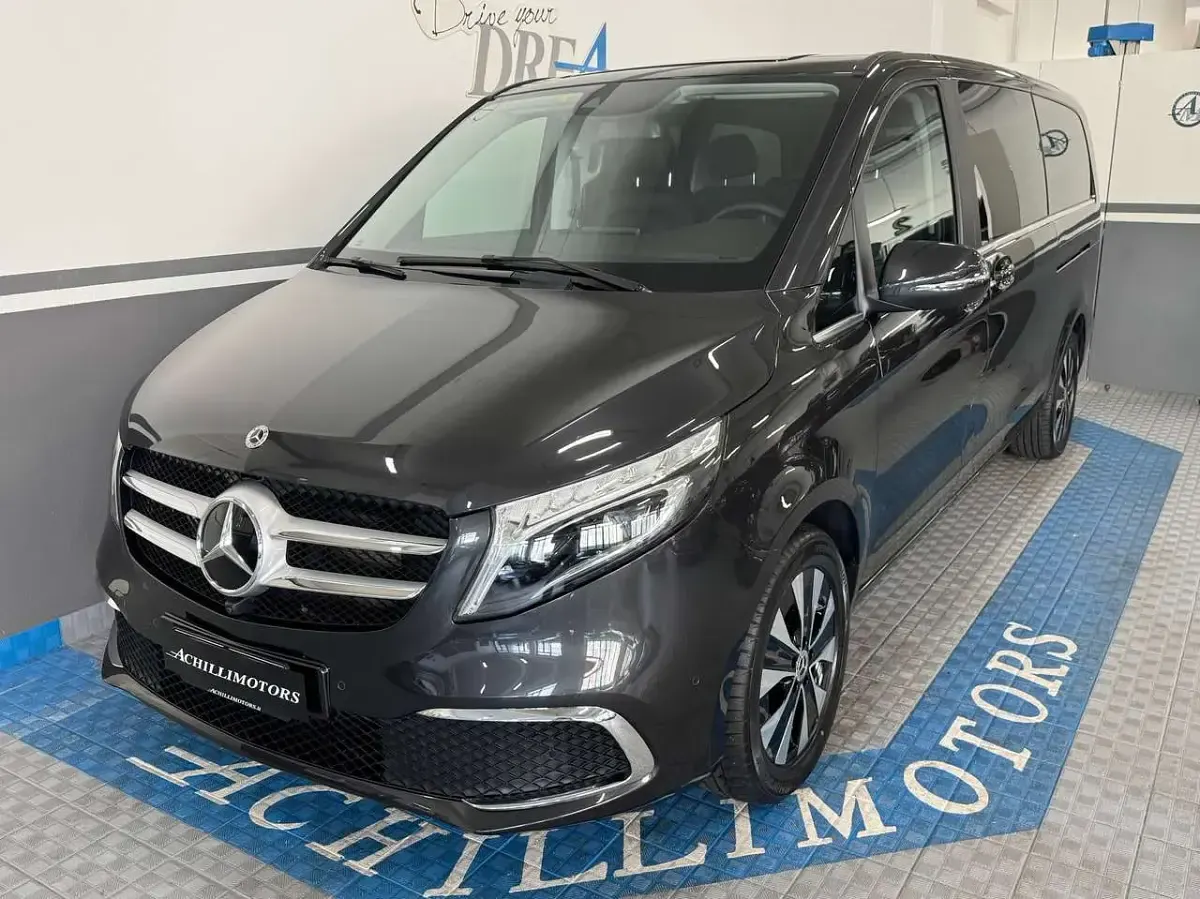 Usata Mercedes V250 Premium 190 CV (139 kW) 2021 Graphite grey Monovolume