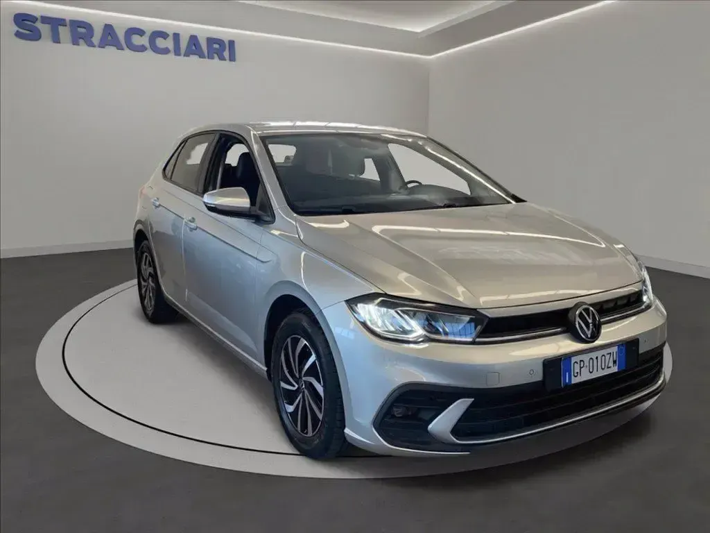 Usata VW Polo Style 95 CV (69 kW) 2023 Argento metallizzato Utilitaria