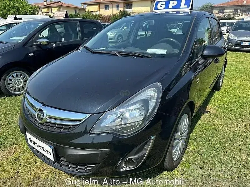 Usata Opel Corsa Edition 86 CV (63 kW) 2014 Nero Utilitaria