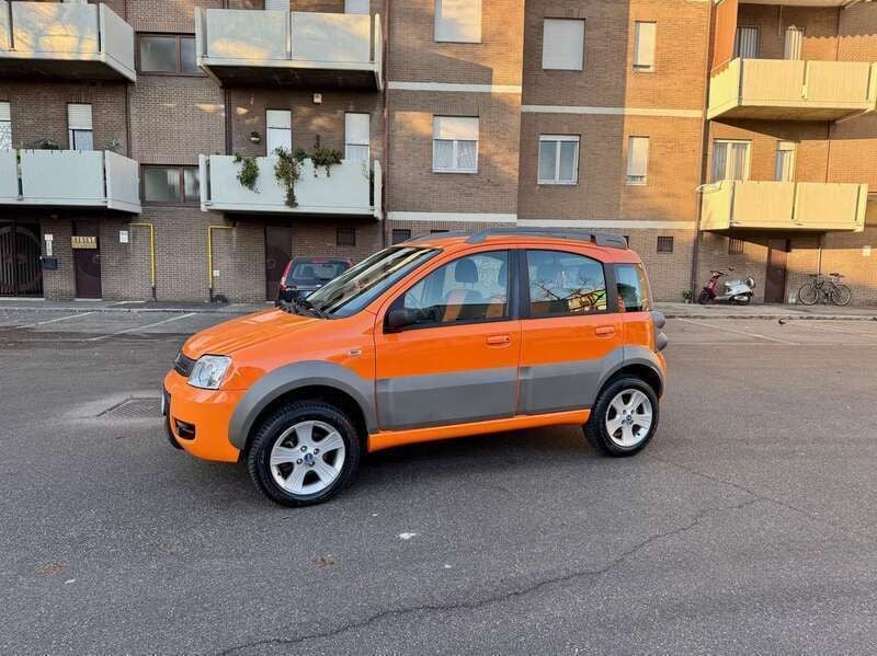 Arancione Usata 2007 Fiat Panda 4x4 Cross Due volumi | 5500 € (Buon prezzo) - Immagine 1/4