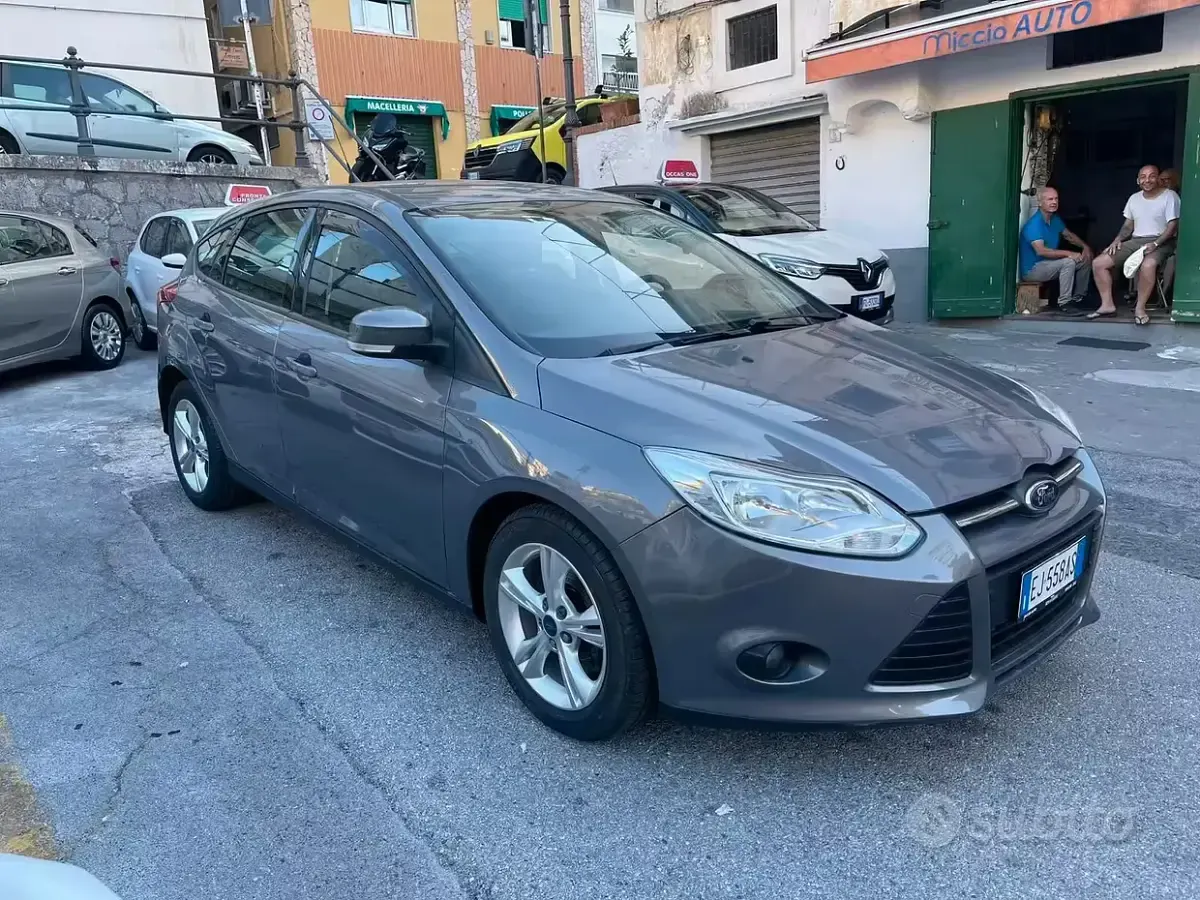 Usata Ford Focus Titanium 150 CV (110 kW) 2012 Grigio Berlina