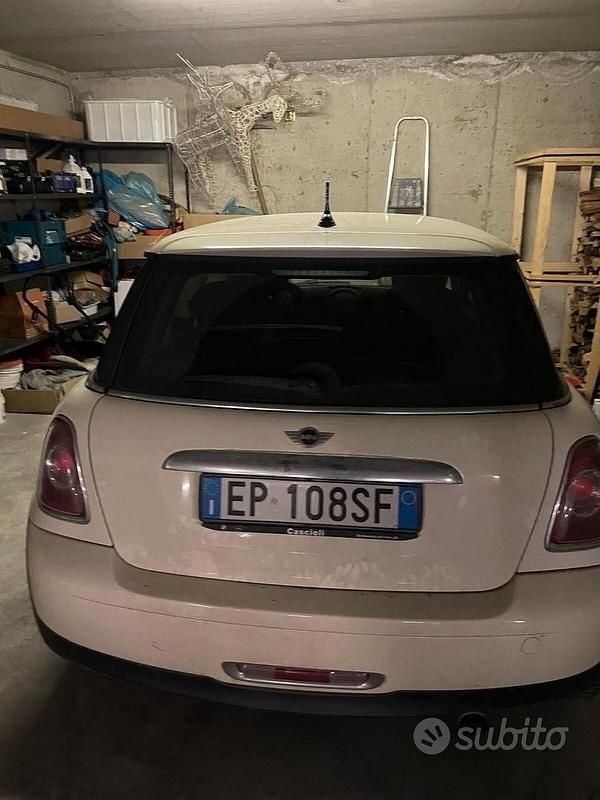 Usata Mini Cooper 97 CV (71 kW) 2012 Beige Utilitaria