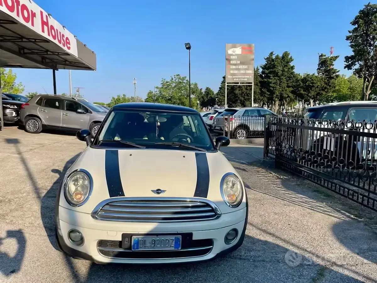 Usata Mini Cooper D 109 CV (80 kW) 2007 Bianco Utilitaria