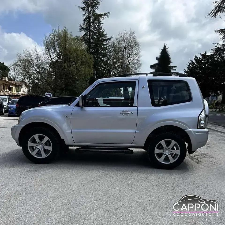 Usata Mitsubishi Pajero 116 CV (85 kW) 2006 Grigio SUV