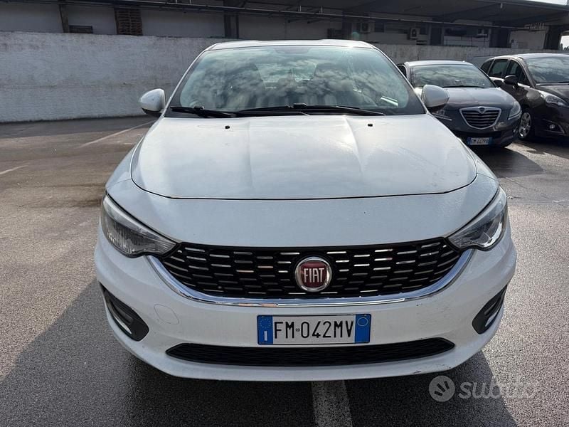Usata Fiat Tipo Lounge 95 CV (69 kW) 2018 Bianco Berlina