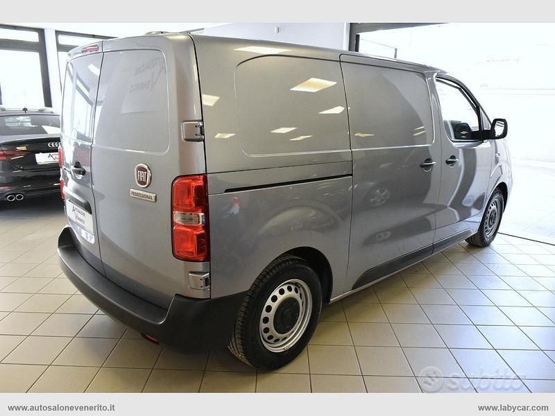 Usata Fiat Scudo 120 CV (88 kW) 2023 Grigio Furgone