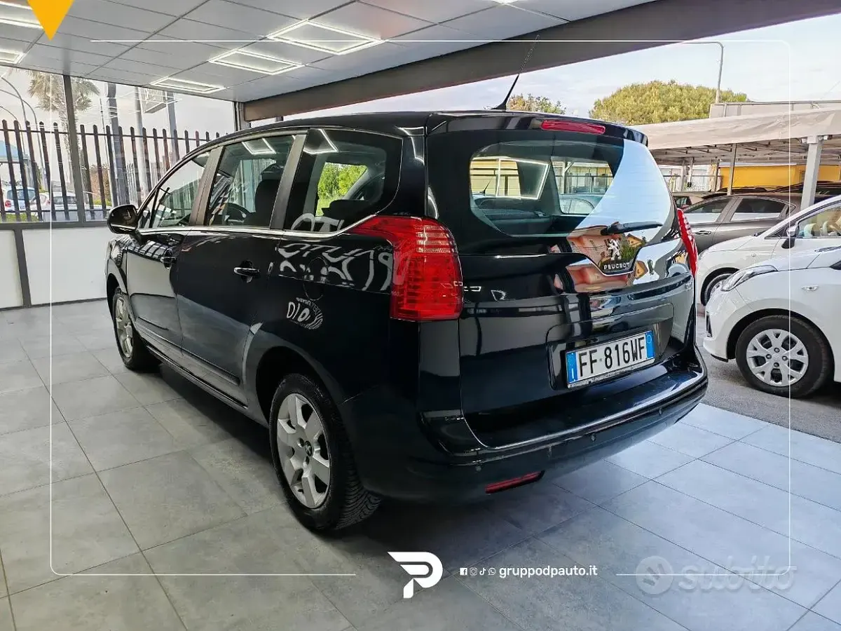 Usata Peugeot 5008 Allure 120 CV (88 kW) 2016 Nero Monovolume