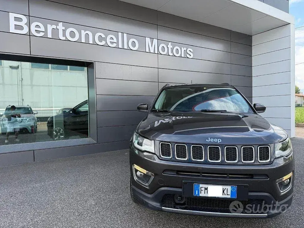 Usata Jeep Compass Limited 140 CV (102 kW) 2018 Grigio SUV