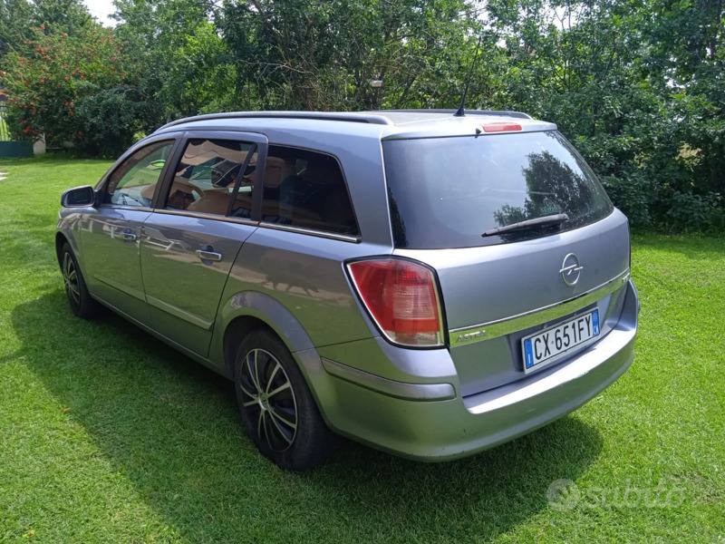 Usato 2005 Opel Astra 1.7 Diesel 68 CV (2.200 €)