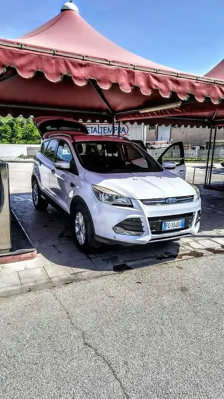 Usata Ford Kuga Titanium 150 CV (110 kW) 2016 Bianco SUV