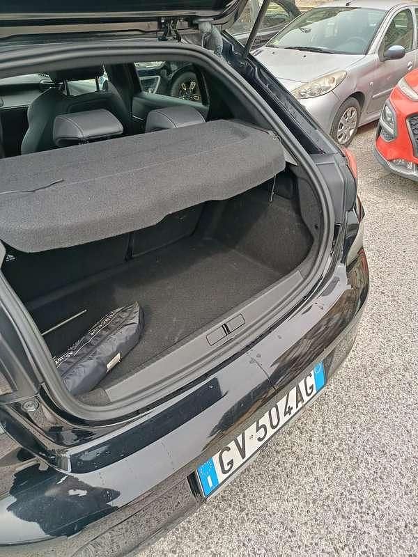 Usata Peugeot 208 GT 101 CV (74 kW) 2024 Utilitaria