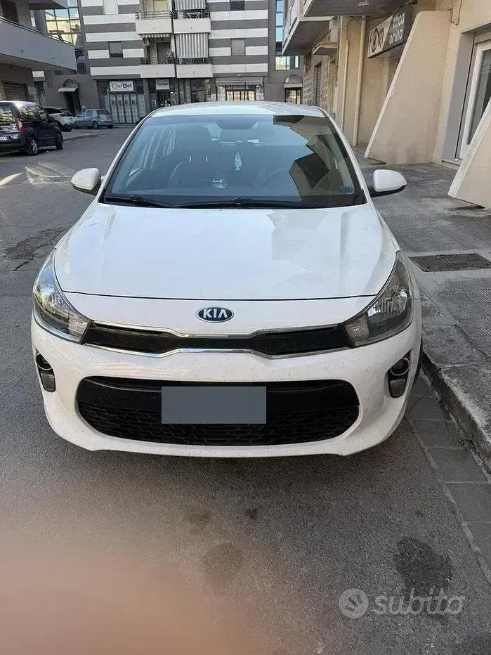 Usata Kia Rio 84 CV (61 kW) 2020 Bianco Berlina
