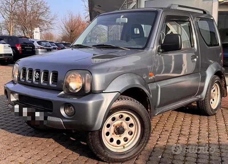 Usata Suzuki Jimny 85 CV (62 kW) 2007 Grigio SUV