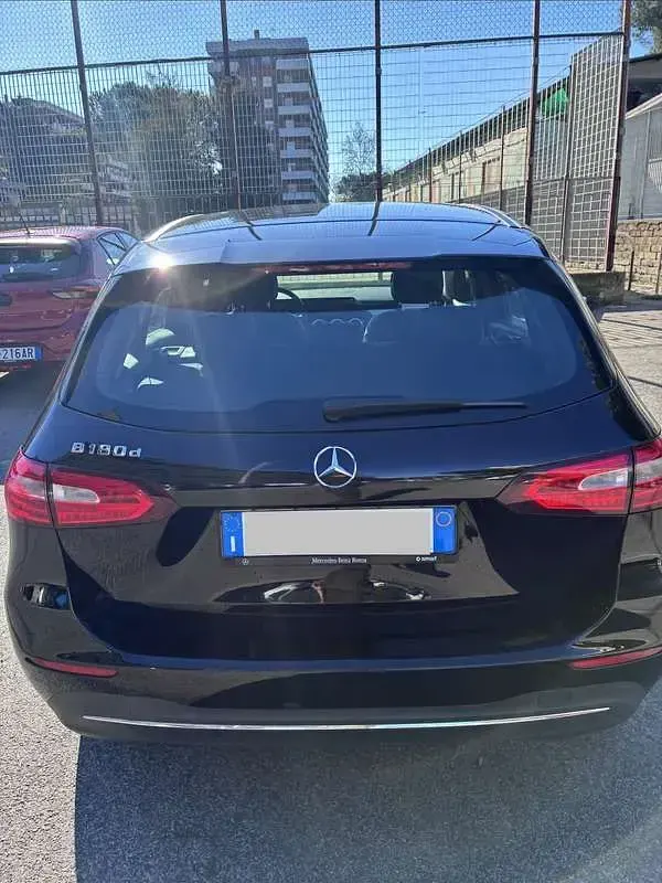 Usata Mercedes B180 109 CV (80 kW) 2021 Utilitaria