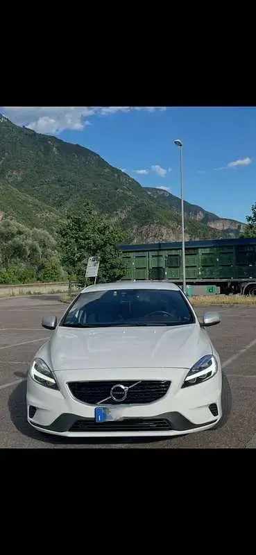 Usata Volvo V40 CC Business Edition 120 CV (88 kW) 2017 Station wagon