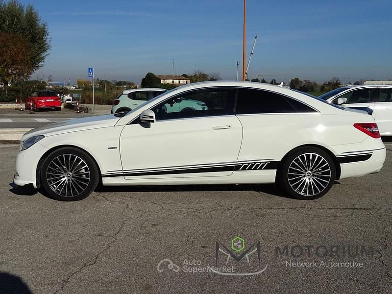 Usata Mercedes E200 Avantgarde 170 CV (125 kW) 2010 Bianco Coupé