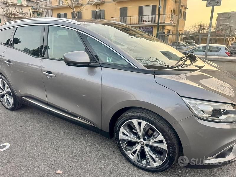 Usata Renault Grand Scénic 130 CV (95 kW) 2017 Grigio Monovolume