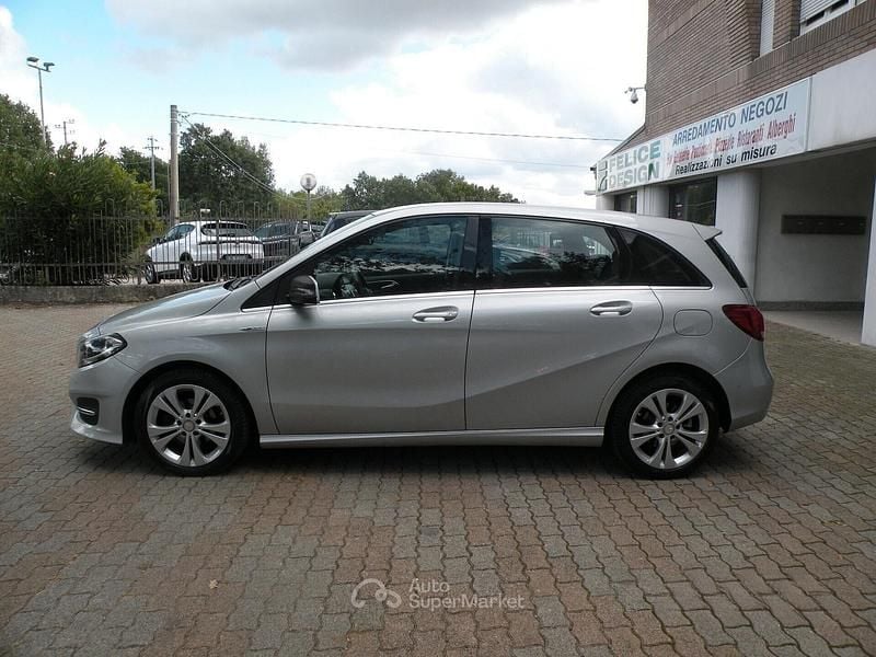 Usata Mercedes B180 AMG 109 CV (80 kW) 2016 Argento Monovolume