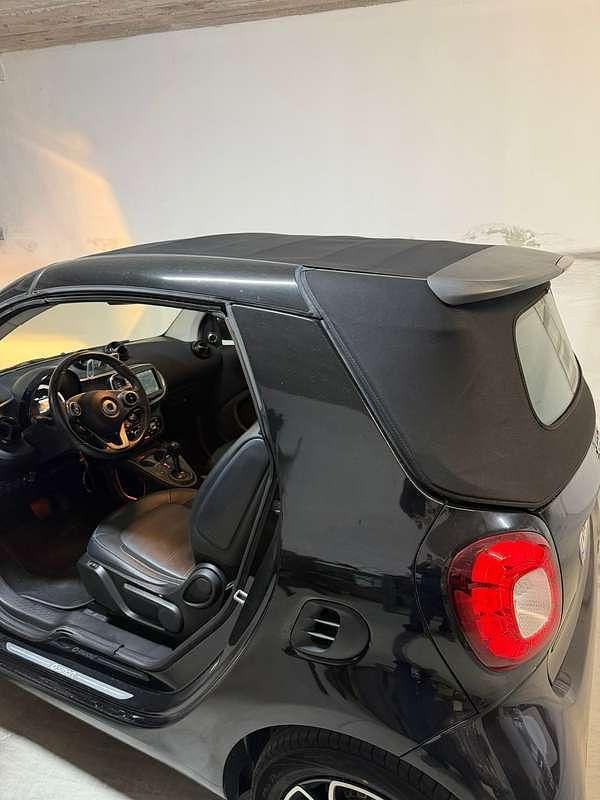 Usata Smart ForTwo Cabrio 90 CV (66 kW) 2017 Nero Cabrio