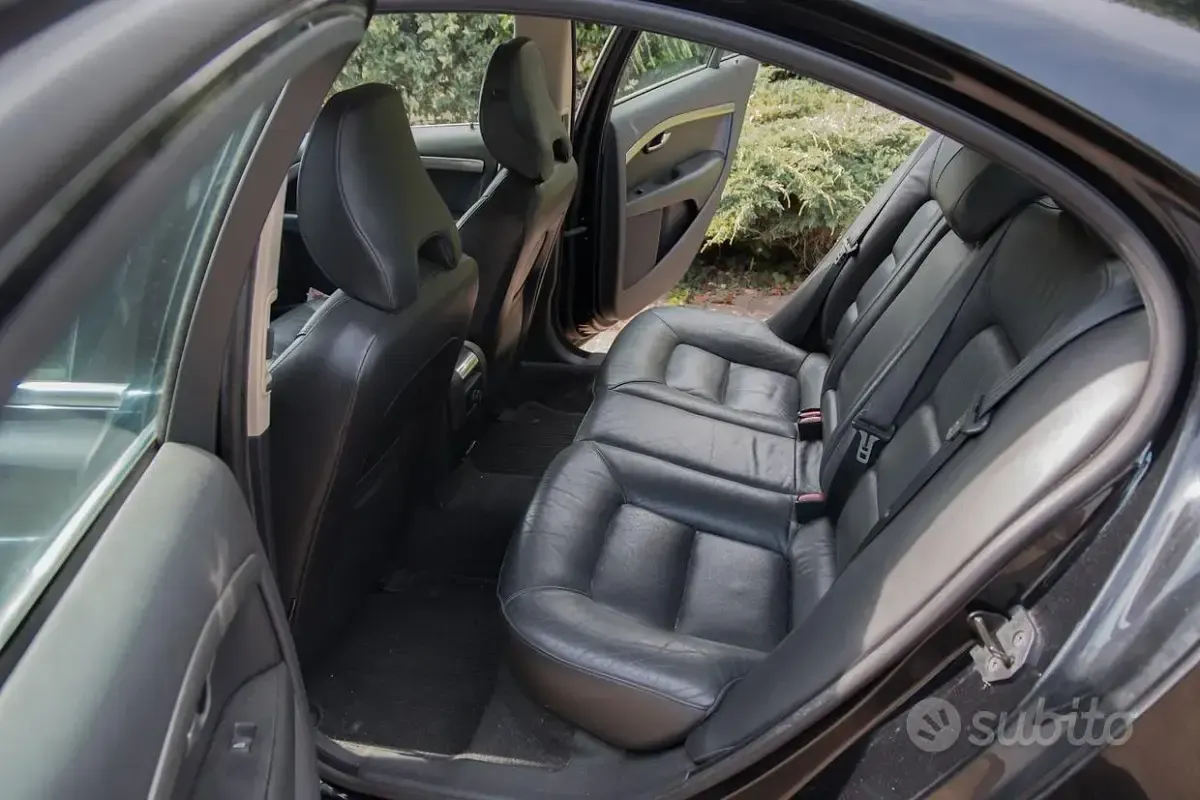 Usata Volvo S80 185 CV (136 kW) 2007 Nero Berlina