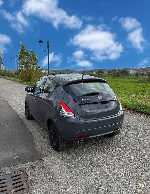 Usata Lancia Ypsilon Gold 95 CV (69 kW) 2014 Utilitaria