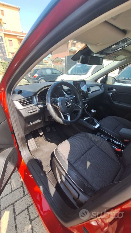 Usata Renault Captur 101 CV (74 kW) 2021 Rosso SUV